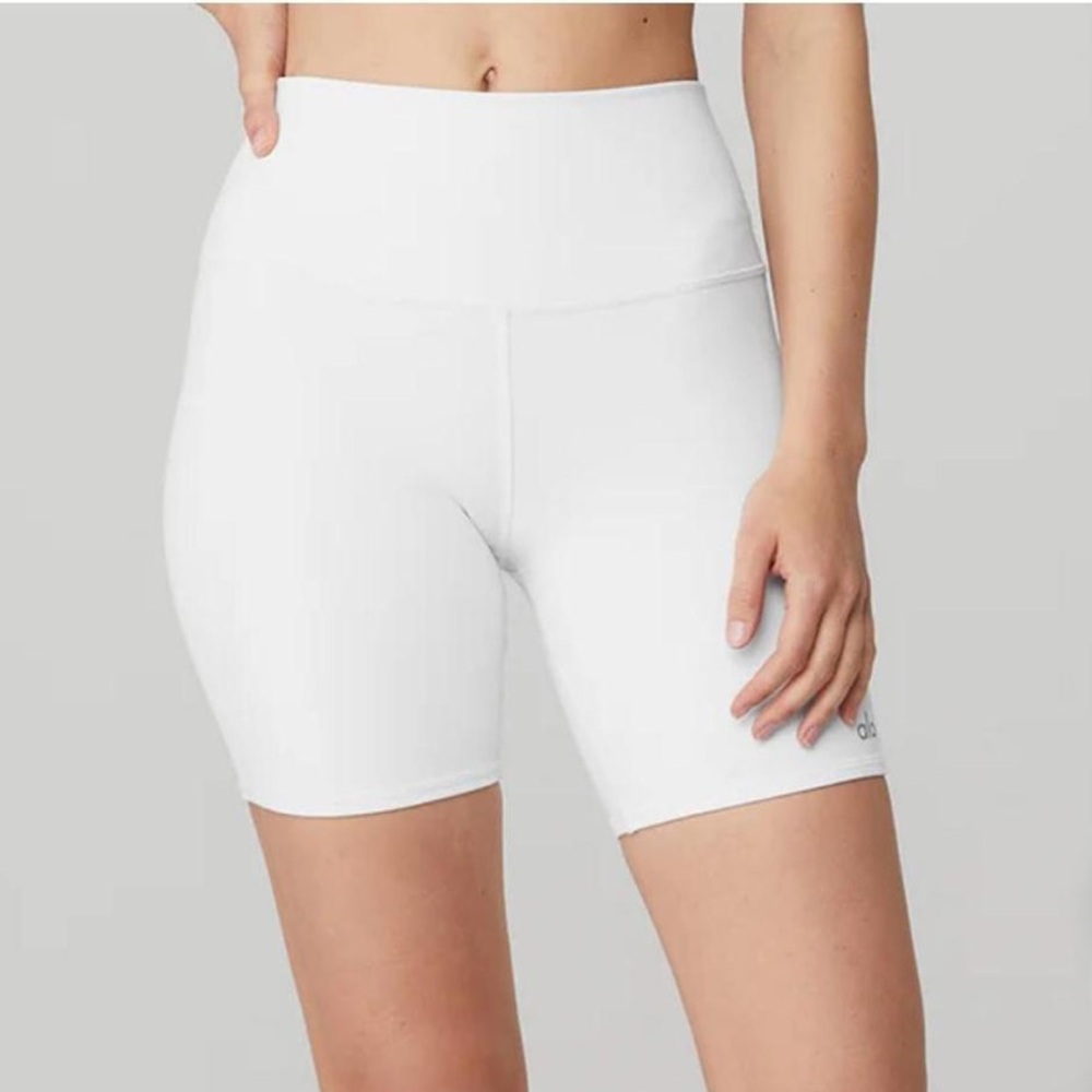 ALO White Bike Shorts 7”